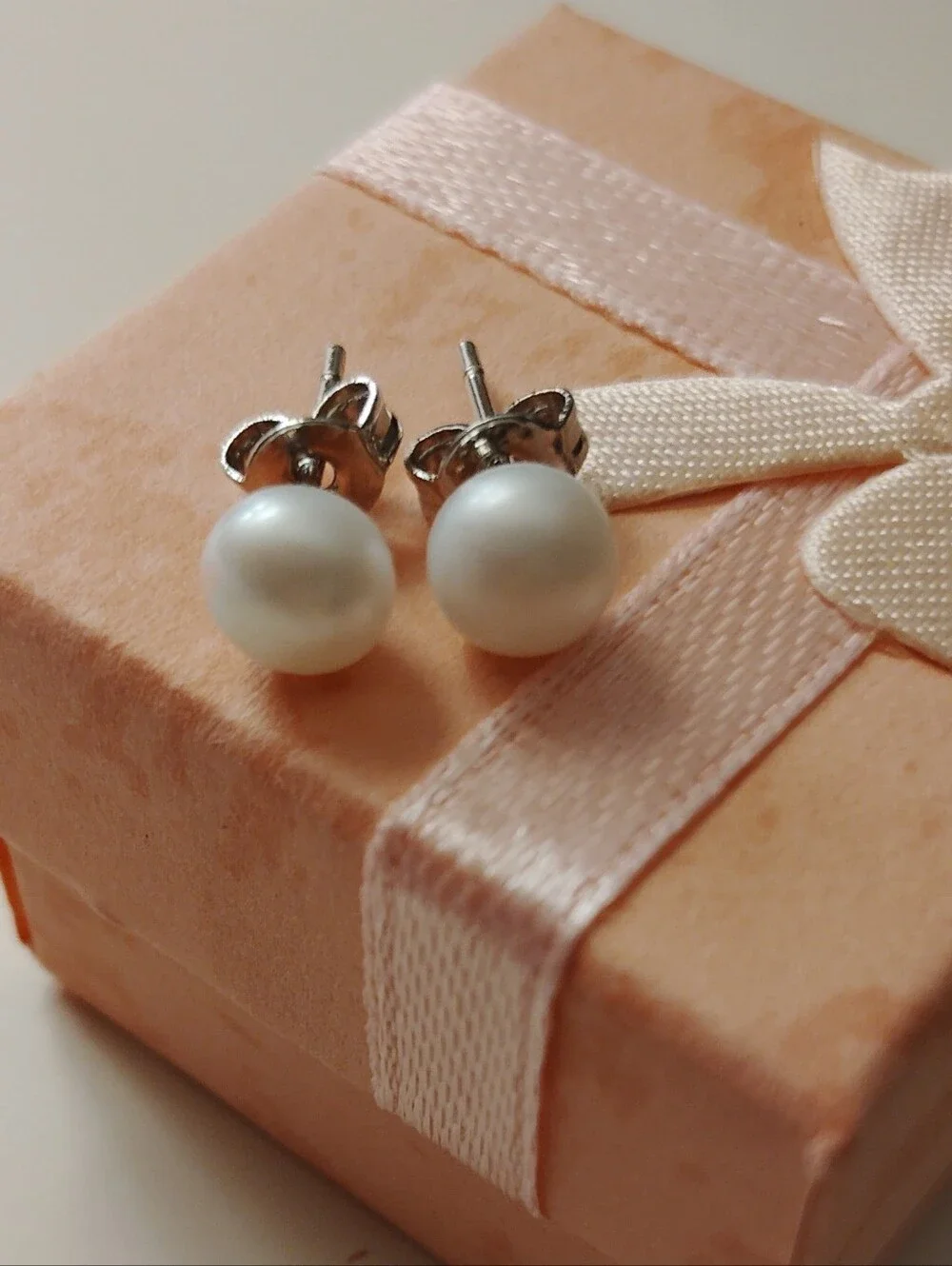 Estate 14k White Gold Natural Iridescent White 6/7mm Akoya Pearl Stud Earrings